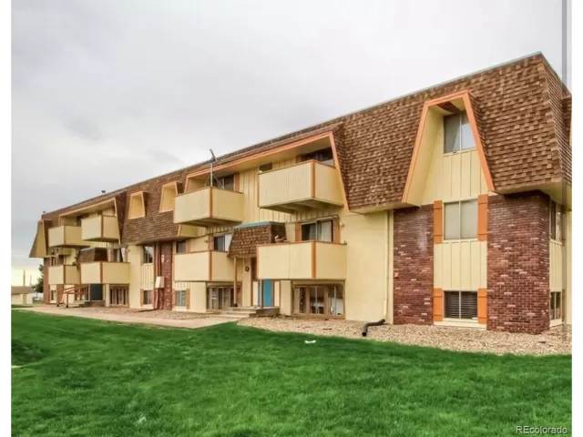 MLS: 4382918 Condo For Sale