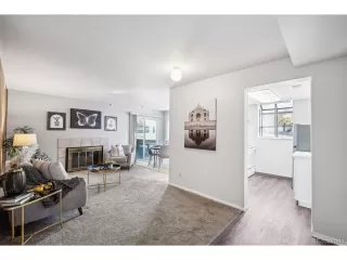 Photo #2: 4384821 Listing 