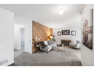 Photo #4: 4384821 Listing 