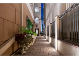 Photo #3: 4386317 Listing