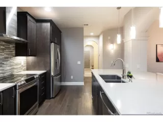 Photo #6: 4386317 Listing