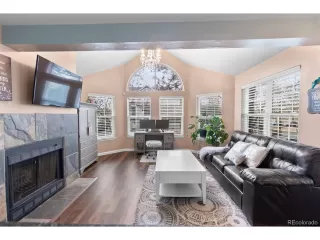 Photo #4: 4386368 Listing