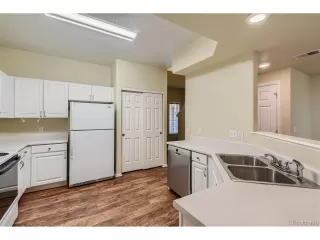 Photo #4: 4388351 Listing