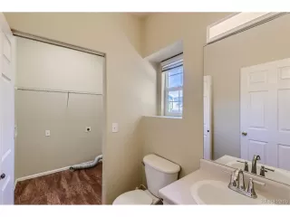 Photo #5: 4388351 Listing