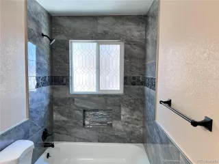 Photo #4: 4390254 Listing