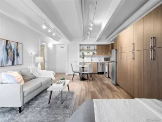 Photo #6: 4391136 Listing