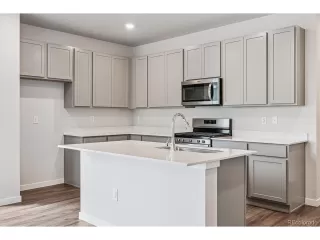 Photo #3: 4391253 Listing 