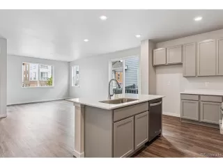 Photo #4: 4391253 Listing 