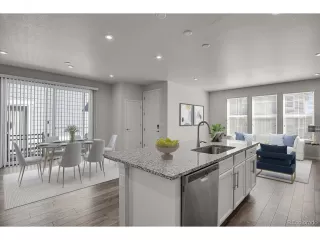 Photo #6: 4392055 Listing