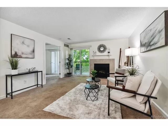 MLS: 4392253 Condo For Sale