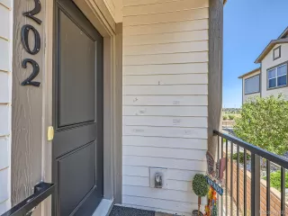 Photo #2: 4393915 Listing