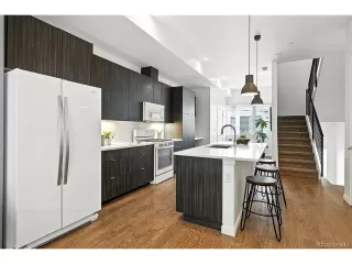 Photo #3: 4394541 Listing