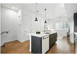 Photo #6: 4394541 Listing