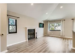 Photo #2: 4394781 Listing