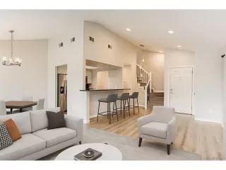 Photo #3: 4394781 Listing