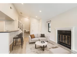 Photo #6: 4394781 Listing