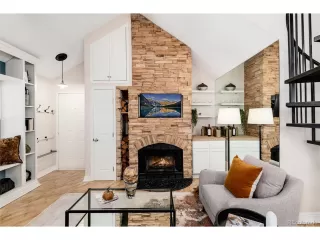 Photo #4: 4395359 Listing 