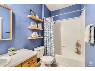 Photo #5: 4396307 Listing