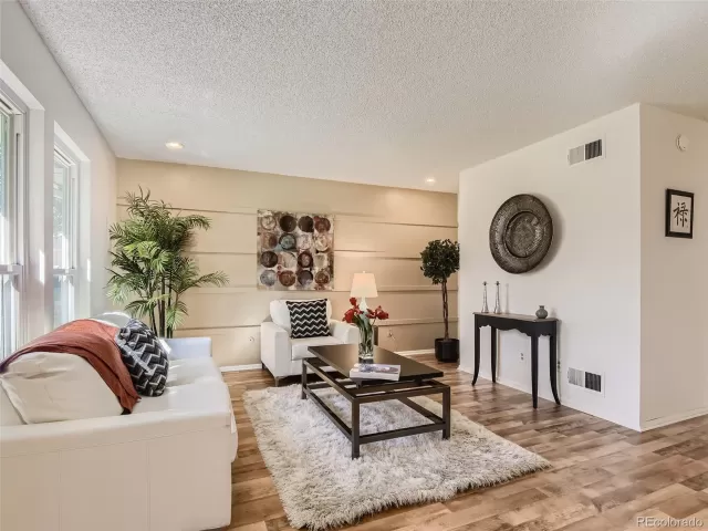 MLS: 4396514 Condo For Sale