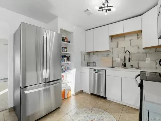 Photo #3: 4399349 Listing 