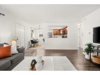 Photo #5: 4400045 Listing