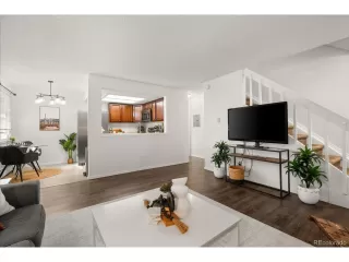 Photo #6: 4400045 Listing