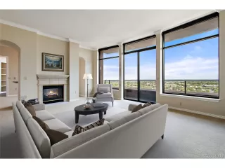 Photo #5: 4402227 Listing 