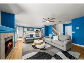 Photo #5: 4403822 Listing