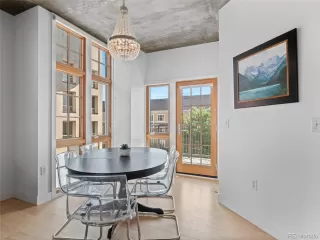 Photo #4: 4404313 Listing