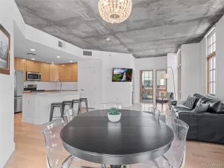 Photo #5: 4404313 Listing