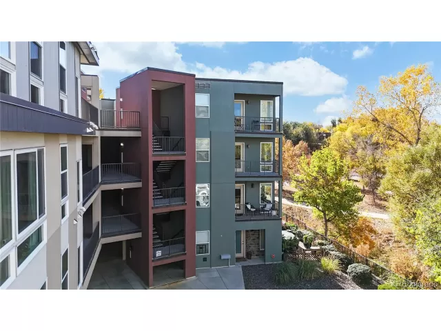 MLS: 4404587 Condo For Sale