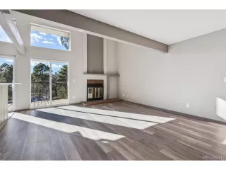 Photo #3: 4404962 Listing