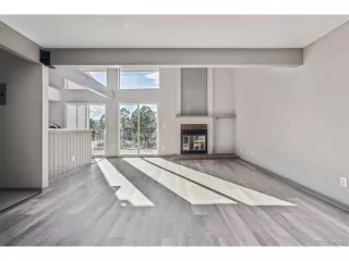 Photo #4: 4404962 Listing