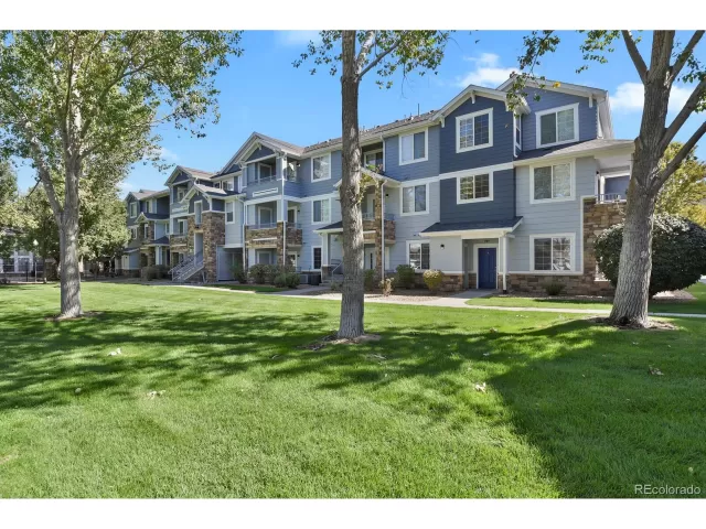 MLS: 4405530 Condo For Sale