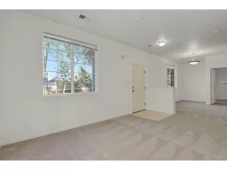 Photo #6: 4405530 Listing