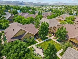 Photo #2: 4406266 Listing