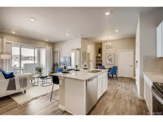 Photo #5: 4406679 Listing 