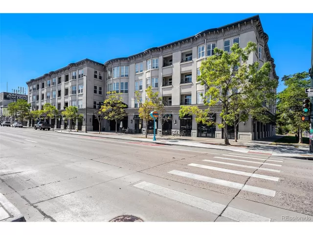 MLS: 4407103 Condo For Sale