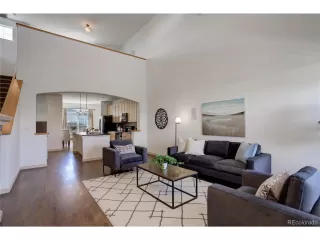 Photo #2: 4407418 Listing