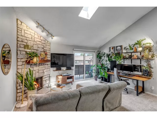 MLS: 4408780 Condo For Sale