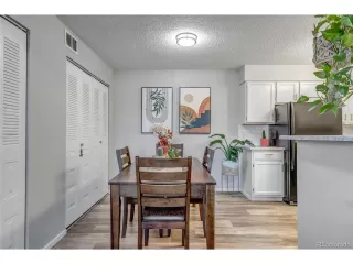 Photo #5: 4408780 Listing 