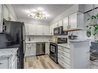 Photo #6: 4408780 Listing 