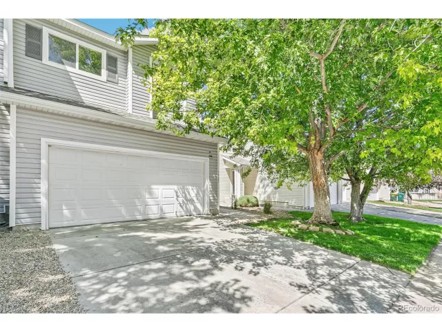 MLS: 4409396 Condo For Sale