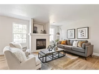 Photo #3: 4409396 Listing