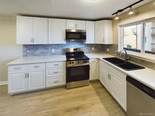 MLS: 4409905 Condo For Sale