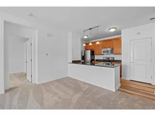 Photo #2: 4411147 Listing