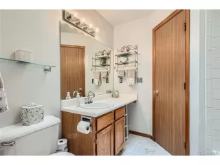 Photo #5: 4412529 Listing