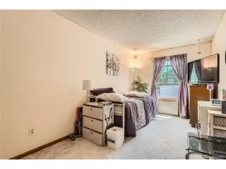 Photo #6: 4412529 Listing