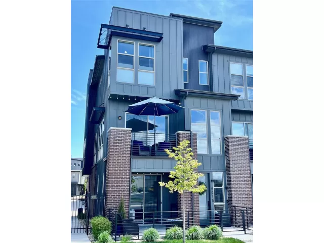 MLS: 4412776 Condo For Sale