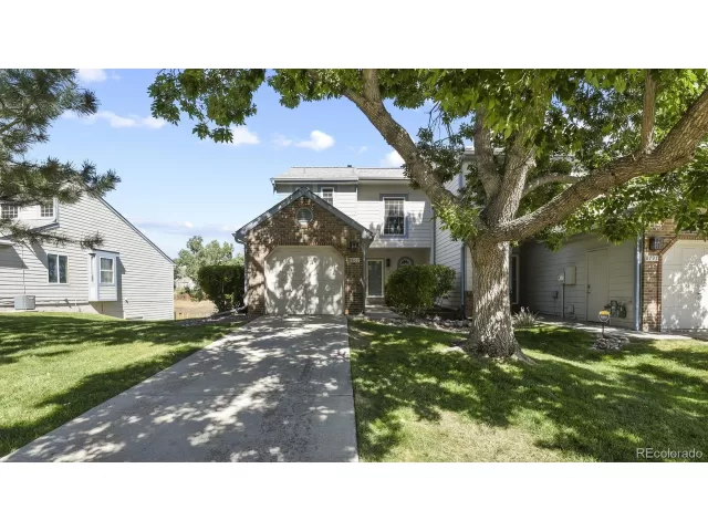 MLS: 4412810 Condo For Sale